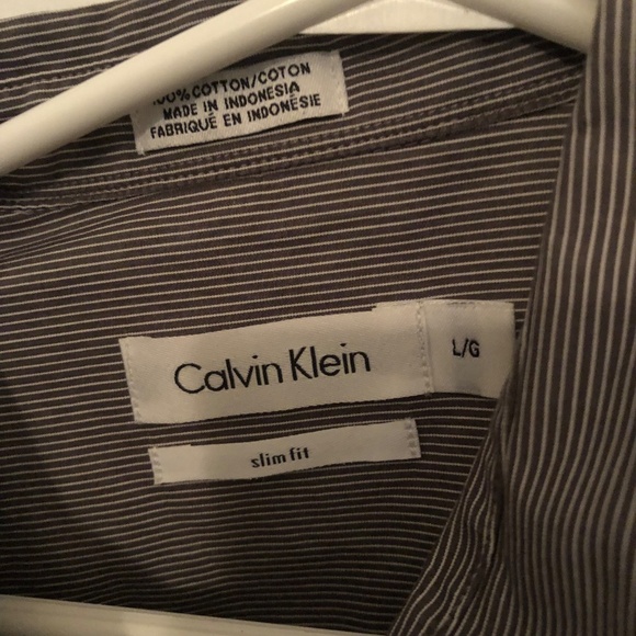 Calvin Klein large slim fit shirt  - fine pinstripe shirt in excellent shape - Picture 4 of 6